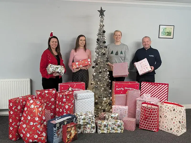 Oilfast group christmas present charity fundraiser<br />
